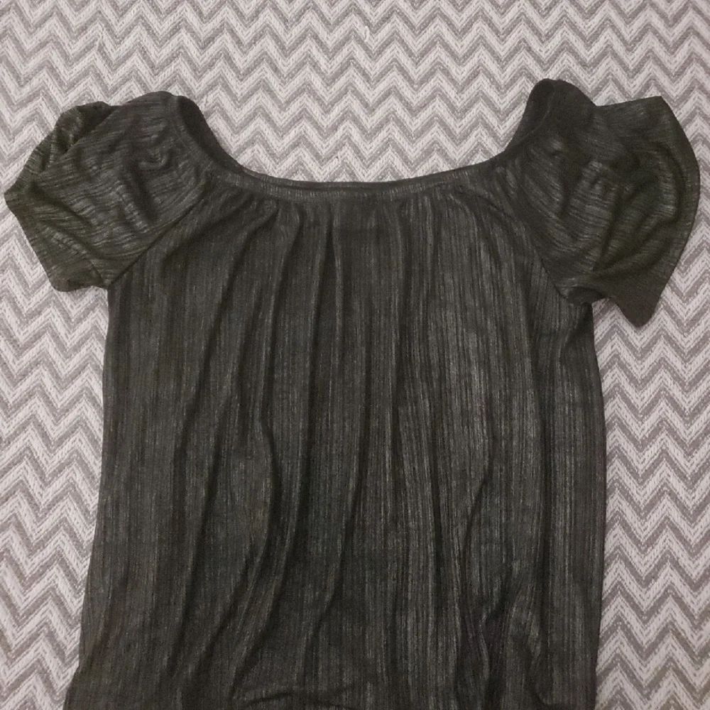 Shimmery Black Top - Picture 4 of 4